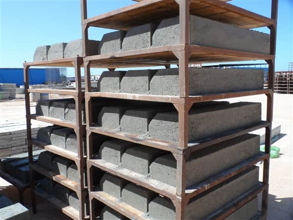 Produced curbstone blocks with VESS hollow block machine