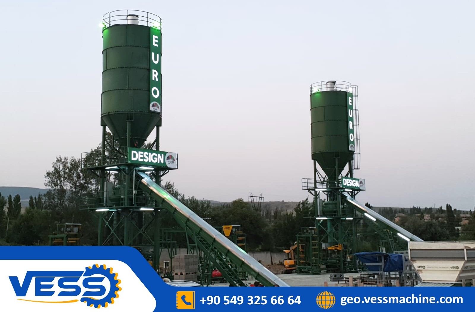 Concrete block, paving block, curb and concrete production plant