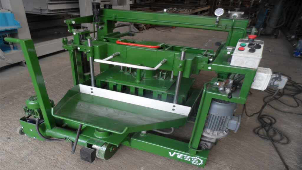 Laying-Brick-Machine.jpg