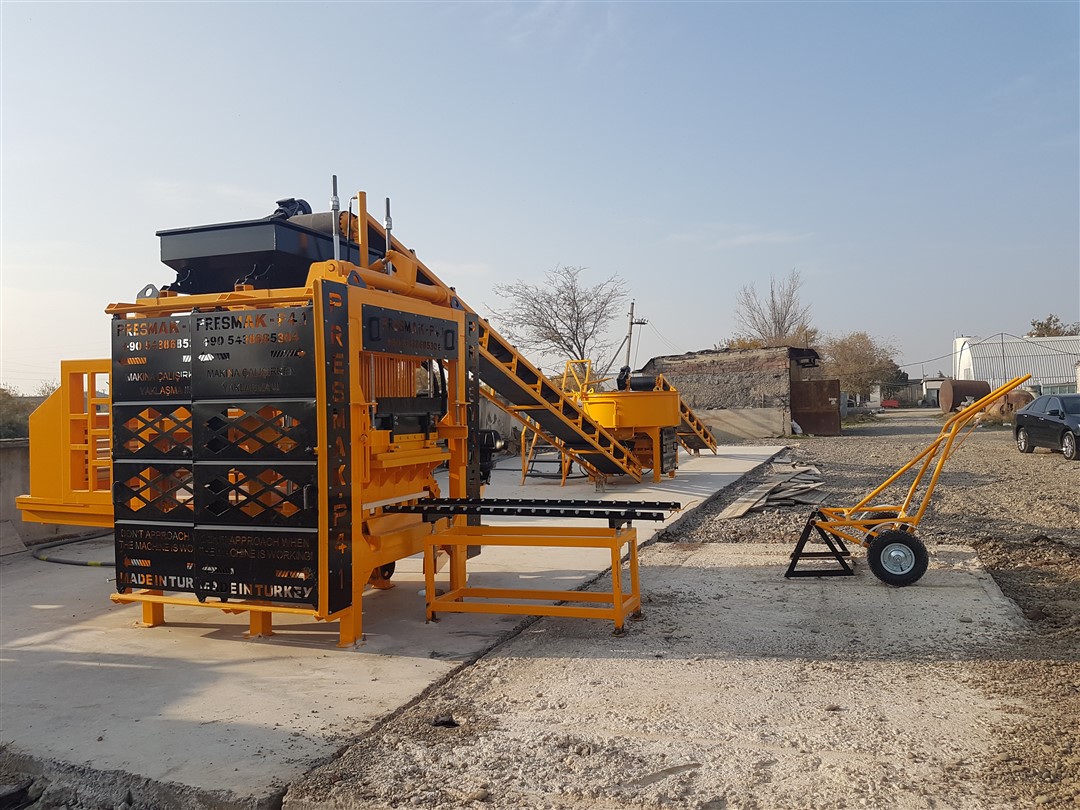 2020 concrete block making and block laying machines 2020 concrete block making and block laying machines