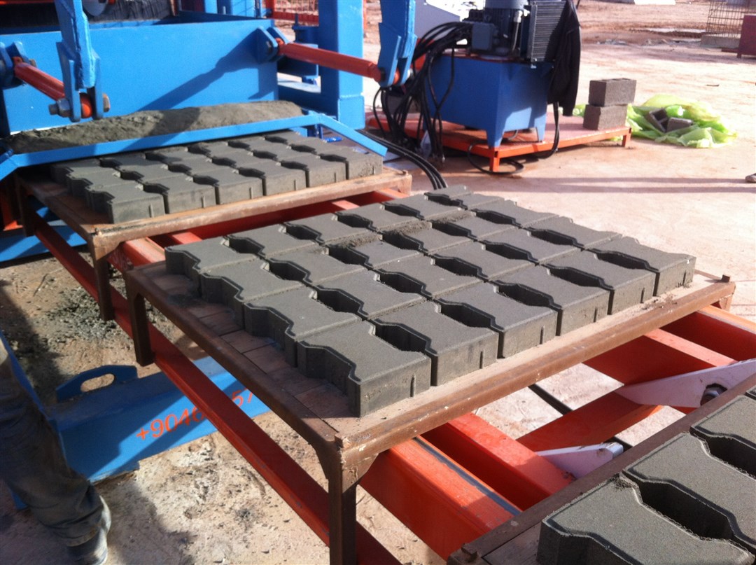 2020 concrete block making and block laying machines 2020 concrete block making and block laying machines