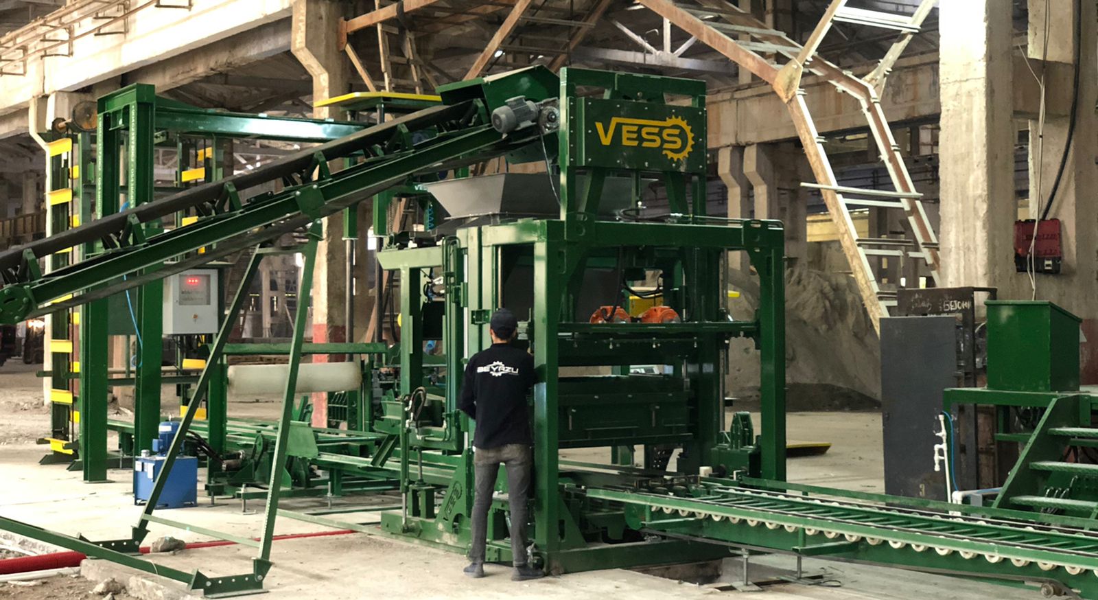 Avantgarde concrete block making machine