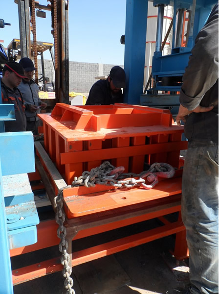Molde para ladrillos enviado a Argelia