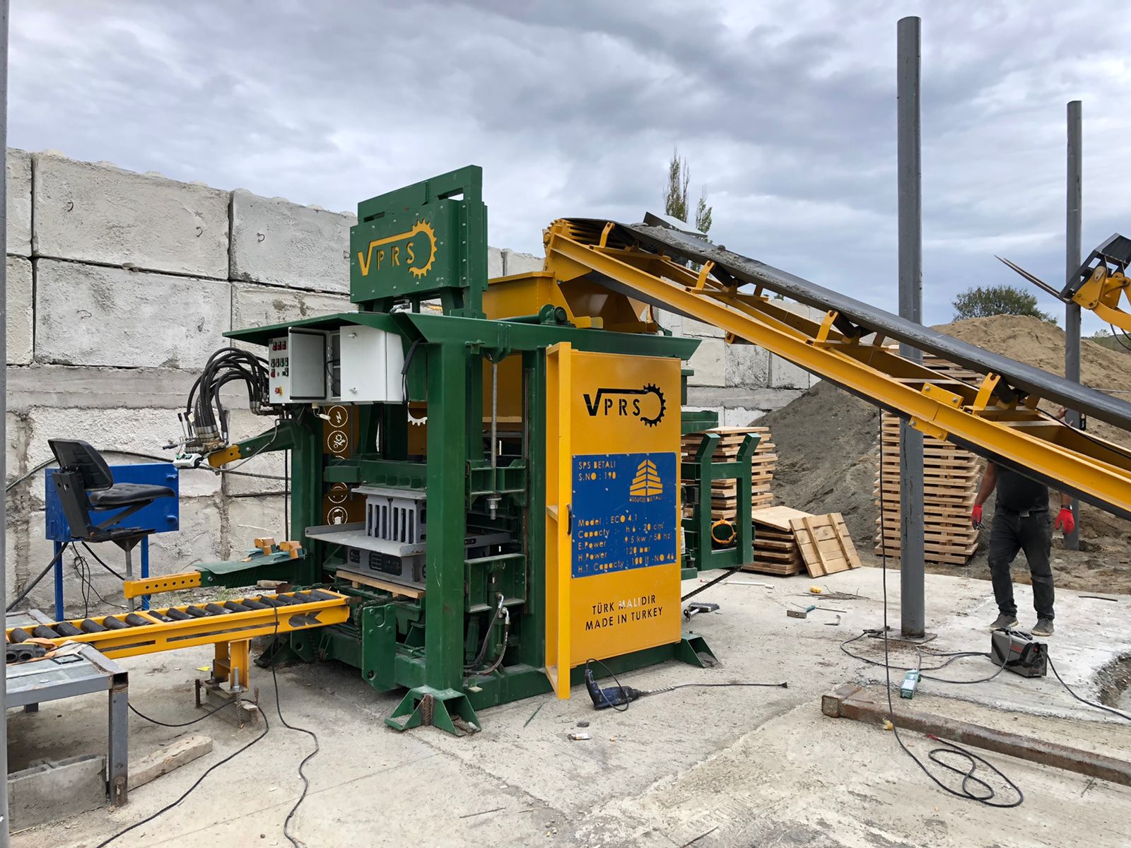 Máquina de bloques huecos
