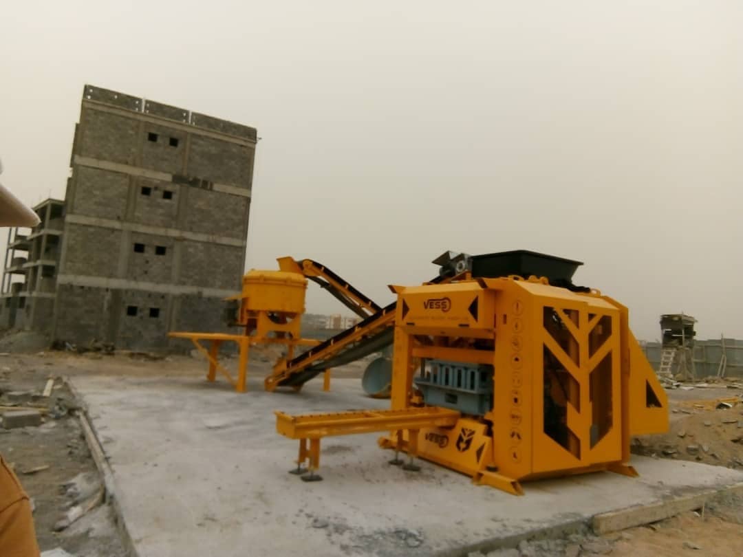 Máquina de bloques Vess Eco 4.1