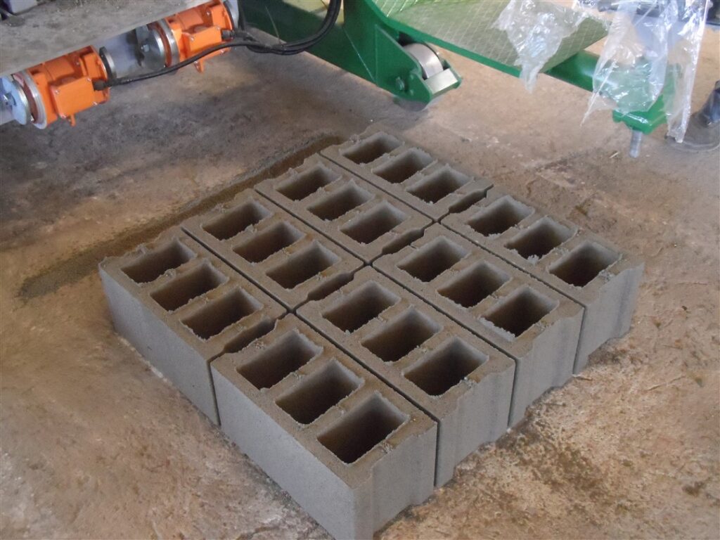 hollow_block.jpg