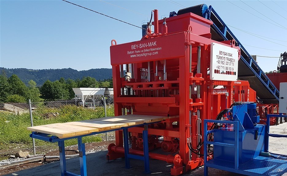 Máquina para fabricar bloques macizos